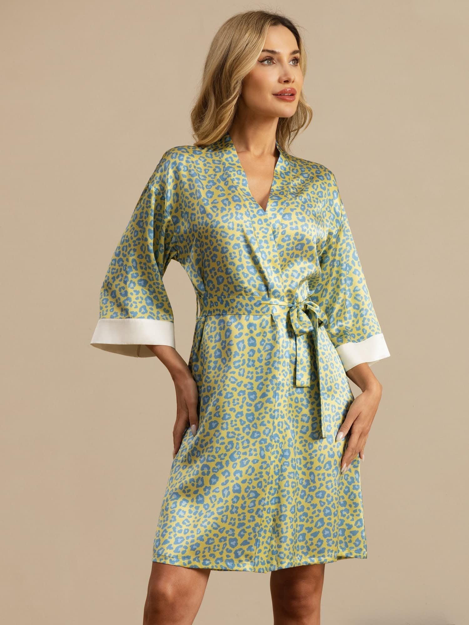 19Momme Pure Silk Women’s Knee Length Kimono Leopard Printed Robe With Belted Design