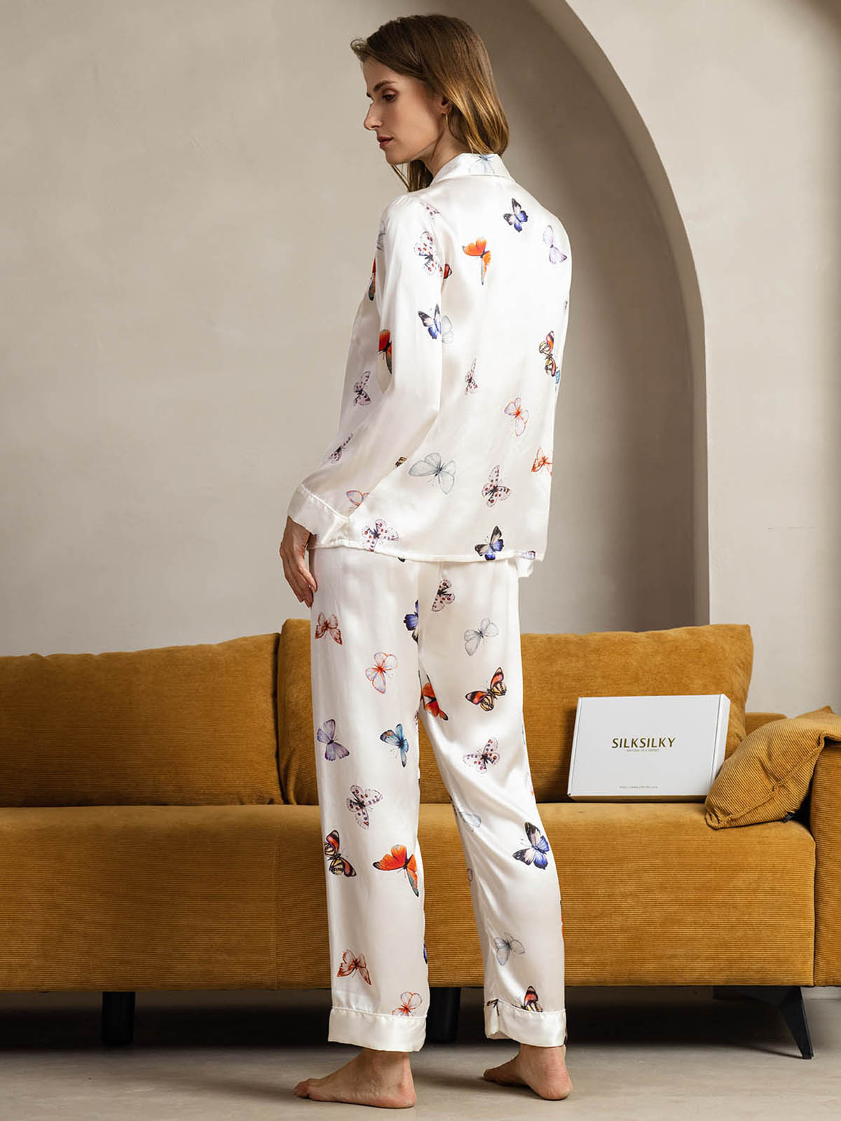 Women's Pure Silk White Butterfly Print Long Sleeve Notch Collar Pajamas Set